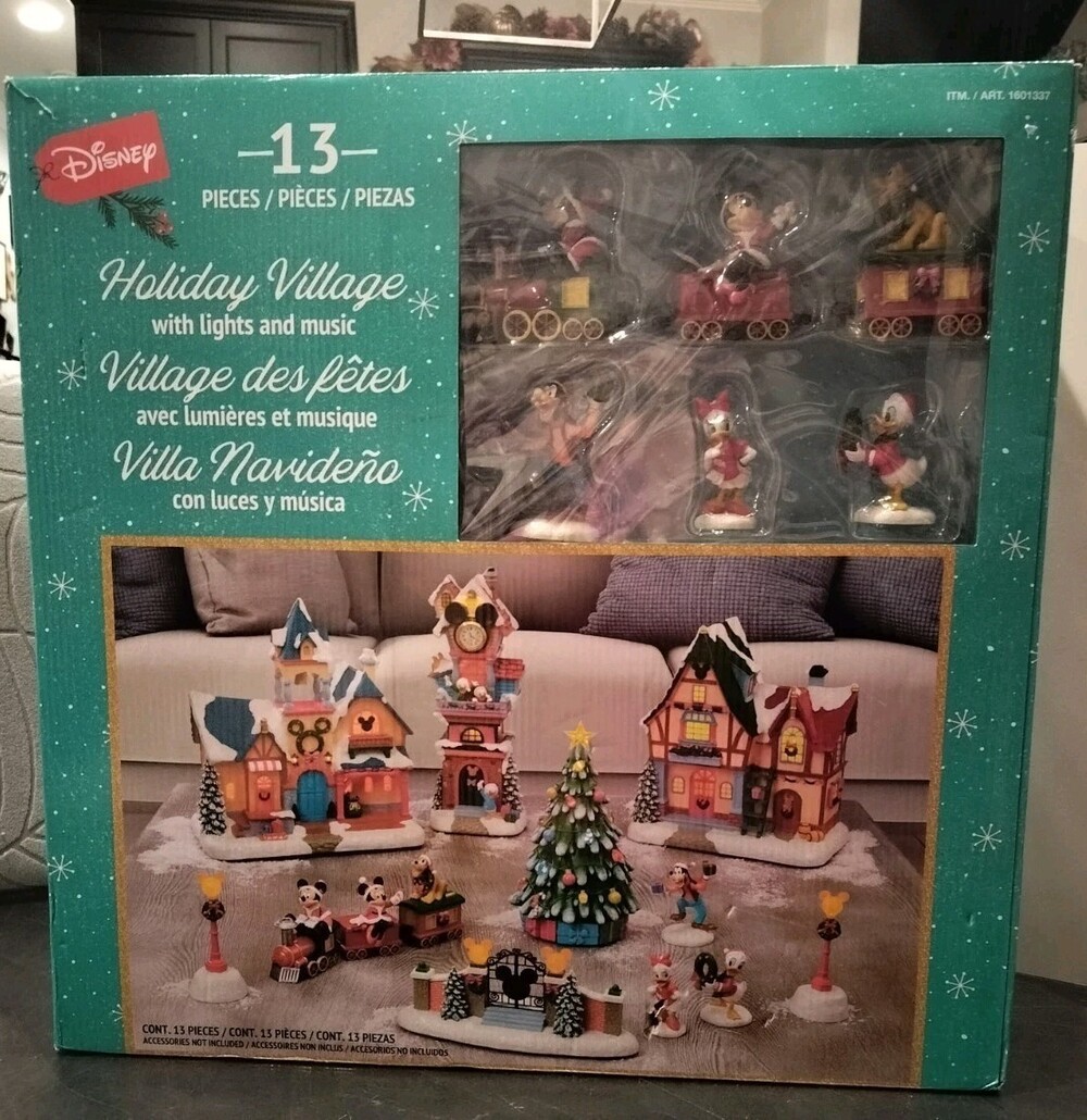 BRAND NIB! Mickey Mouse Christmas Village 13 Pc Set w/Music & Lights!